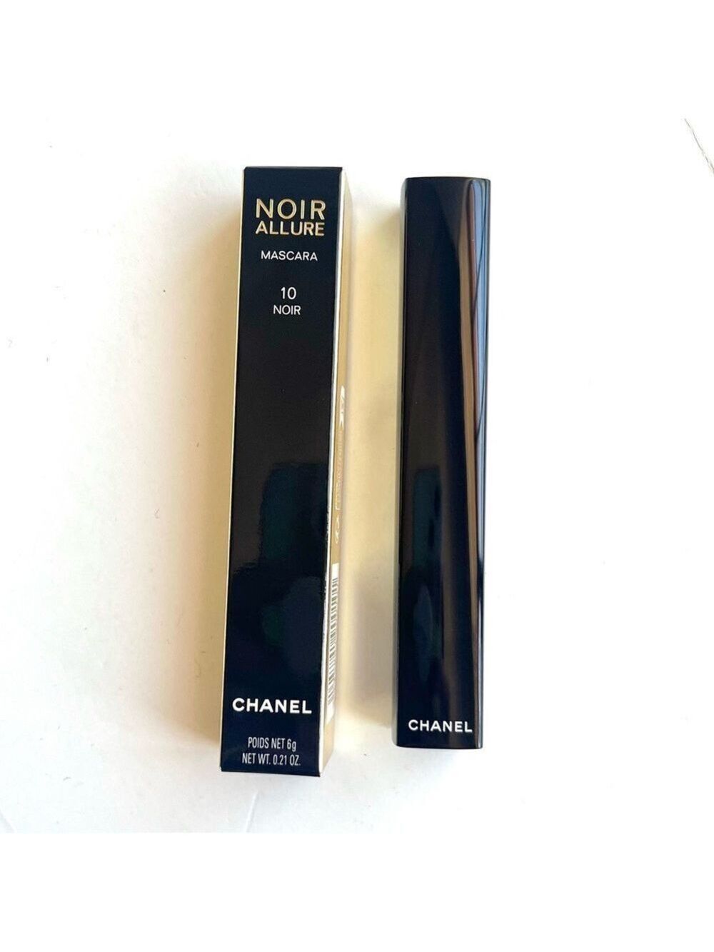 CHANEL Limited Edition Amplified Gaze Makeup Set & Pouch - Picture 8 of 10